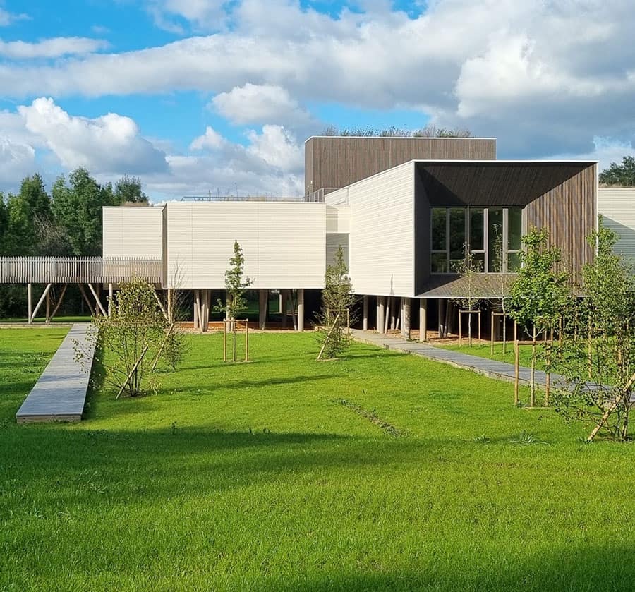 Auxerre-GreenLab-Technopole-Incubateur-Pepiniere-ecologique-Bourgogne-bureaux-coworking-exterieur-facade