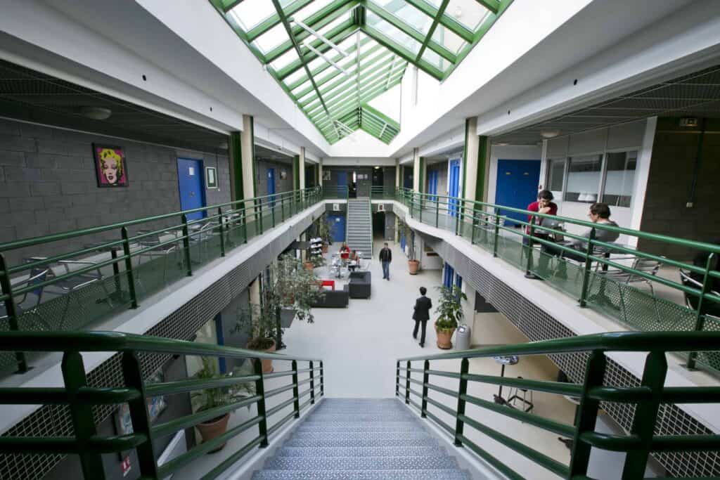 Wacano-Paris-bureaux-pépinière-incubateur-atrium-startup